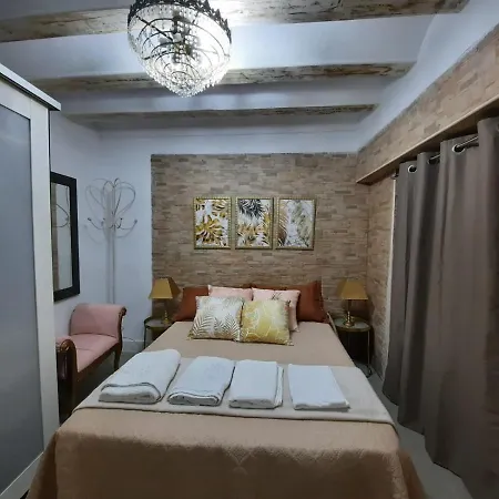 La Puerta Azul En El Corazon De *