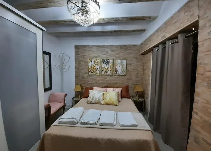 La Puerta Azul En El Corazon De *