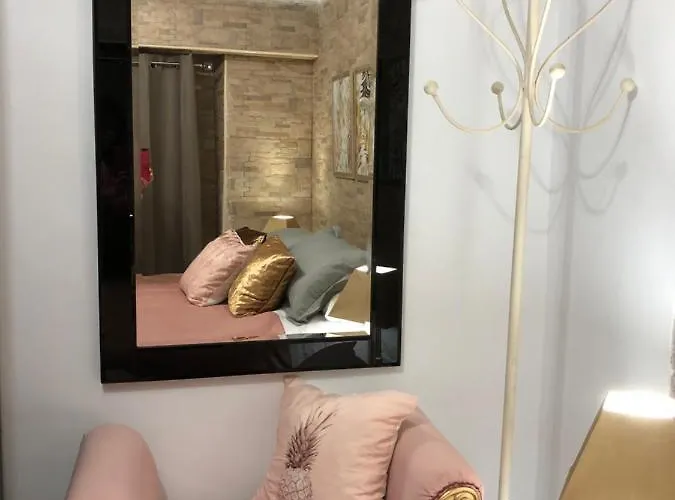 La Puerta Azul En El Corazon De *